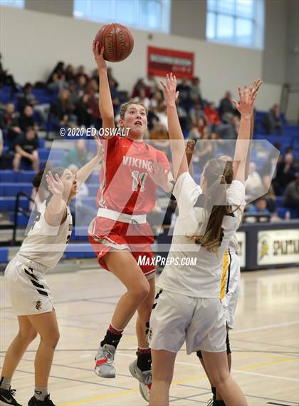 Thumbnail 1 in Montgomery vs. Alameda (CIF NCS D2 Final) photogallery.