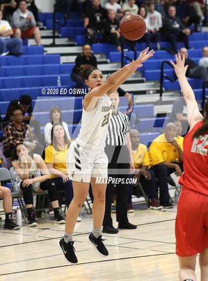 Thumbnail 3 in Montgomery vs. Alameda (CIF NCS D2 Final) photogallery.