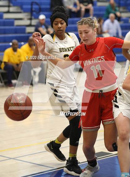 Thumbnail 1 in Montgomery vs. Alameda (CIF NCS D2 Final) photogallery.