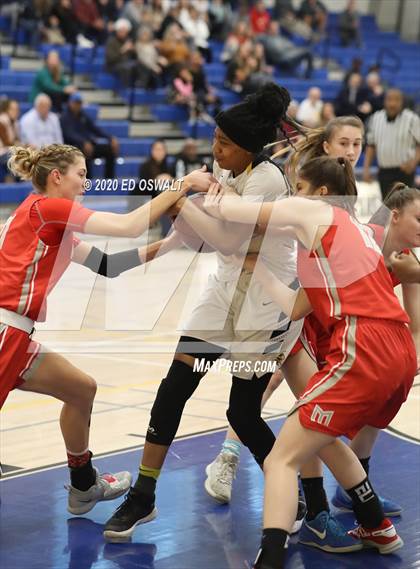 Thumbnail 2 in Montgomery vs. Alameda (CIF NCS D2 Final) photogallery.