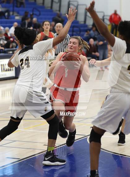 Thumbnail 2 in Montgomery vs. Alameda (CIF NCS D2 Final) photogallery.