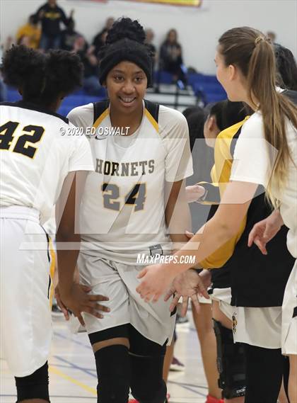 Thumbnail 2 in Montgomery vs. Alameda (CIF NCS D2 Final) photogallery.
