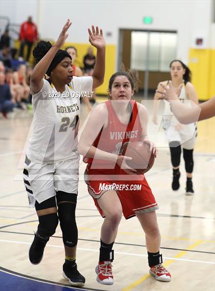 Thumbnail 3 in Montgomery vs. Alameda (CIF NCS D2 Final) photogallery.