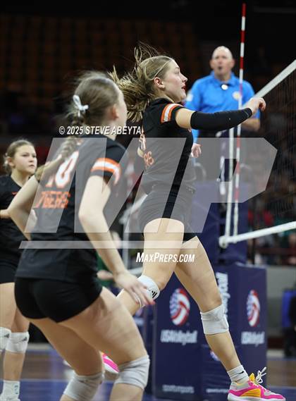 Thumbnail 3 in Sterling vs. Gunnison (CHSAA 3A First Round) photogallery.