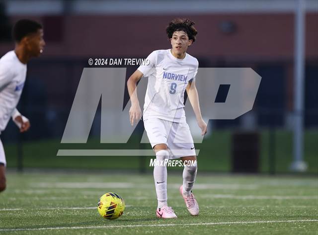 Photo 34 in the Great Bridge v Norview (VHSL Class 5 Quarterfinal ...