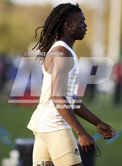 Thumbnail 3 in Bob Hayes Invitational (4x400m) photogallery.