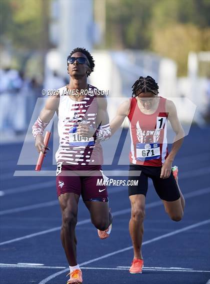Thumbnail 1 in Bob Hayes Invitational (4x400m) photogallery.