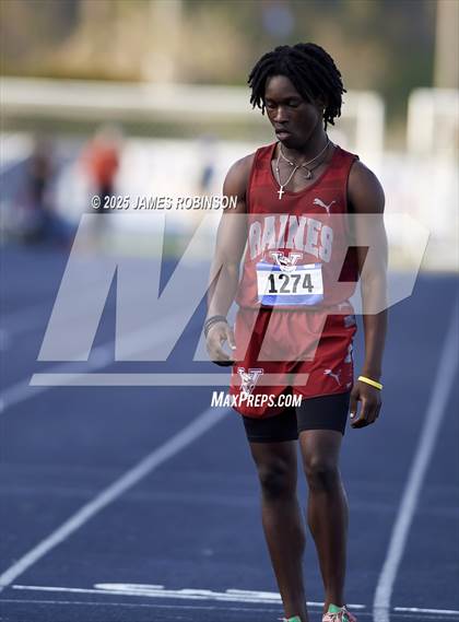Thumbnail 2 in Bob Hayes Invitational (4x400m) photogallery.