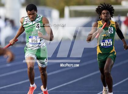 Thumbnail 1 in Bob Hayes Invitational (4x400m) photogallery.