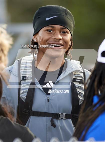 Thumbnail 2 in Bob Hayes Invitational (4x400m) photogallery.