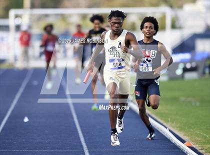 Thumbnail 1 in Bob Hayes Invitational (4x400m) photogallery.