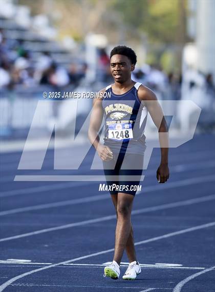 Thumbnail 3 in Bob Hayes Invitational (4x400m) photogallery.