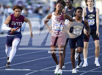 Thumbnail 1 in Bob Hayes Invitational (4x400m) photogallery.