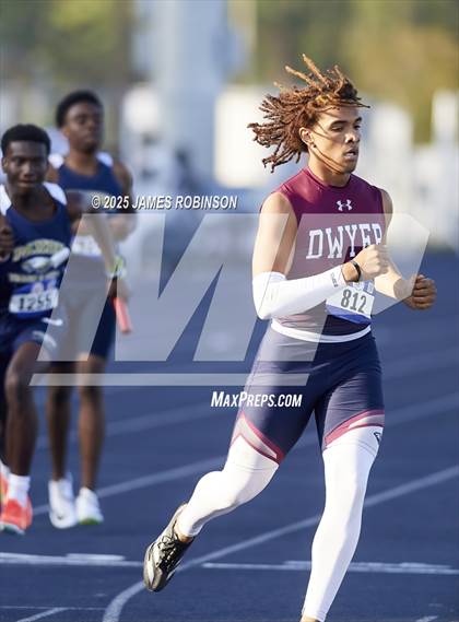 Thumbnail 1 in Bob Hayes Invitational (4x400m) photogallery.