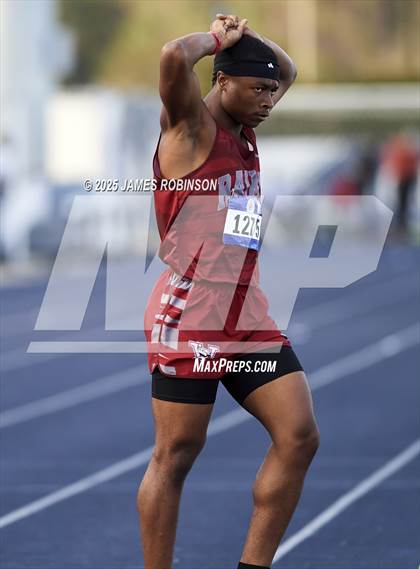 Thumbnail 1 in Bob Hayes Invitational (4x400m) photogallery.