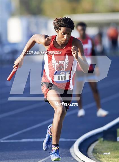 Thumbnail 3 in Bob Hayes Invitational (4x400m) photogallery.