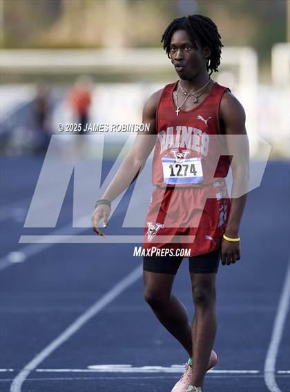 Thumbnail 3 in Bob Hayes Invitational (4x400m) photogallery.