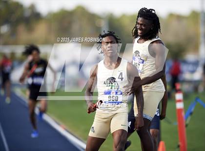 Thumbnail 3 in Bob Hayes Invitational (4x400m) photogallery.