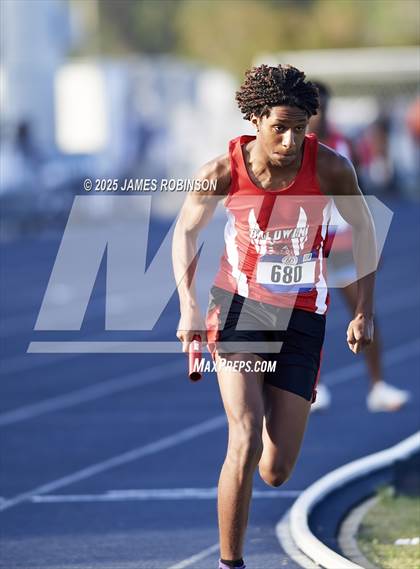 Thumbnail 1 in Bob Hayes Invitational (4x400m) photogallery.