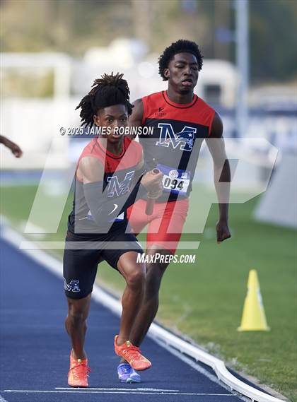Thumbnail 1 in Bob Hayes Invitational (4x400m) photogallery.