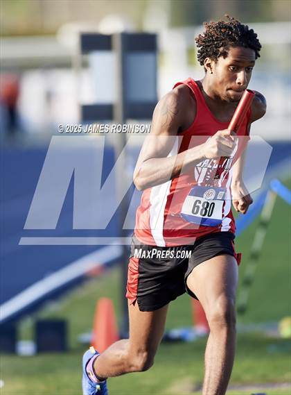 Thumbnail 2 in Bob Hayes Invitational (4x400m) photogallery.