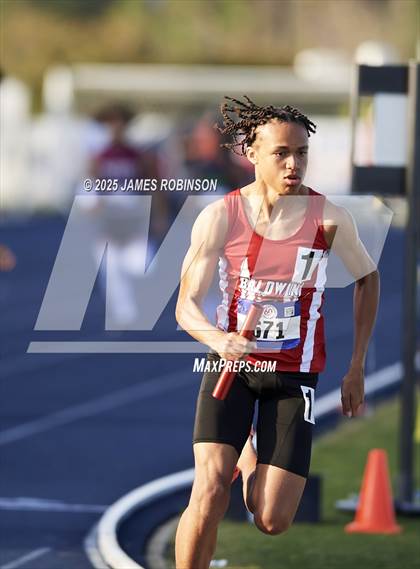 Thumbnail 3 in Bob Hayes Invitational (4x400m) photogallery.
