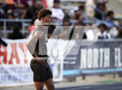 Thumbnail 2 in Bob Hayes Invitational (4x400m) photogallery.