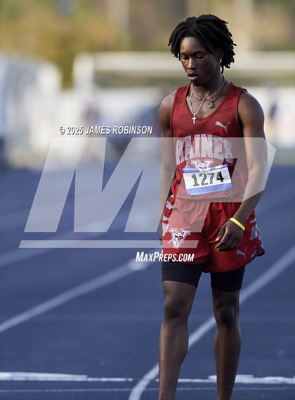 Thumbnail 2 in Bob Hayes Invitational (4x400m) photogallery.