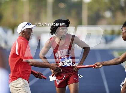 Thumbnail 1 in Bob Hayes Invitational (4x400m) photogallery.