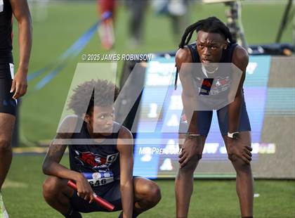 Thumbnail 1 in Bob Hayes Invitational (4x400m) photogallery.