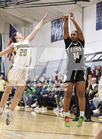 Thumbnail 2 in Rock Bridge vs Link (Sophie Cunningham Classic) photogallery.