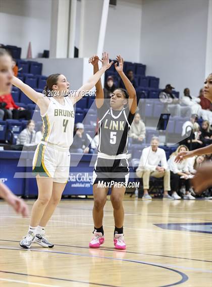 Thumbnail 3 in Rock Bridge vs Link (Sophie Cunningham Classic) photogallery.