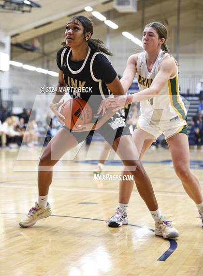 Thumbnail 3 in Rock Bridge vs Link (Sophie Cunningham Classic) photogallery.