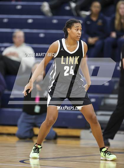 Thumbnail 2 in Rock Bridge vs Link (Sophie Cunningham Classic) photogallery.