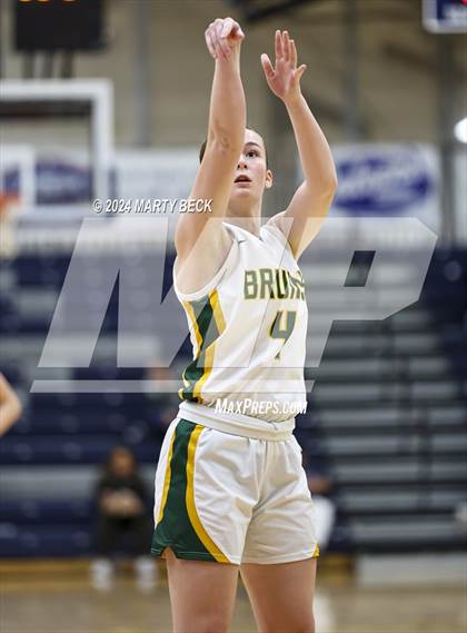 Thumbnail 2 in Rock Bridge vs Link (Sophie Cunningham Classic) photogallery.