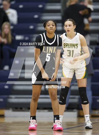 Thumbnail 2 in Rock Bridge vs Link (Sophie Cunningham Classic) photogallery.