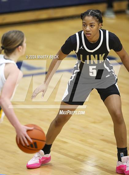 Thumbnail 1 in Rock Bridge vs Link (Sophie Cunningham Classic) photogallery.