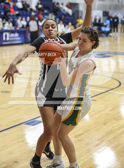 Thumbnail 2 in Rock Bridge vs Link (Sophie Cunningham Classic) photogallery.
