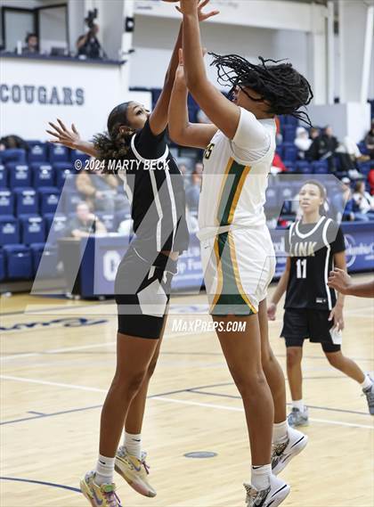 Thumbnail 2 in Rock Bridge vs Link (Sophie Cunningham Classic) photogallery.