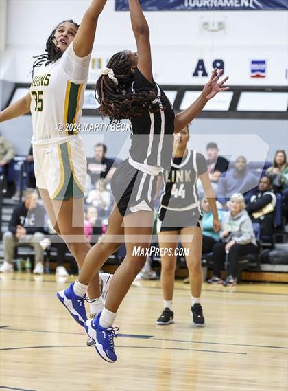Thumbnail 2 in Rock Bridge vs Link (Sophie Cunningham Classic) photogallery.