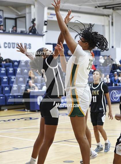 Thumbnail 3 in Rock Bridge vs Link (Sophie Cunningham Classic) photogallery.
