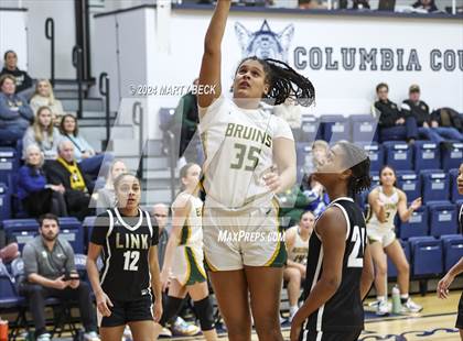 Thumbnail 3 in Rock Bridge vs Link (Sophie Cunningham Classic) photogallery.