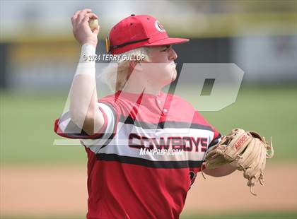 Thumbnail 2 in Grantsville vs. South Summit (UHSAA 3A Super regional) photogallery.