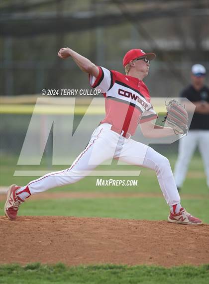 Thumbnail 1 in Grantsville vs. South Summit (UHSAA 3A Super regional) photogallery.