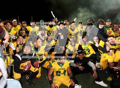 Thumbnail 1 in Aquinas @ Vanden (CIF State 3-AA Championship) photogallery.