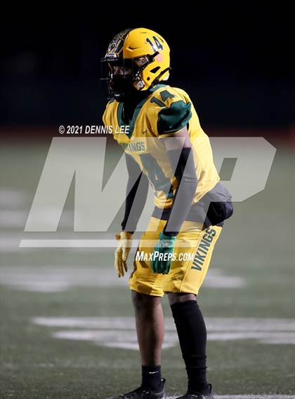 Thumbnail 2 in Aquinas @ Vanden (CIF State 3-AA Championship) photogallery.