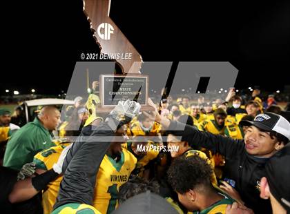 Thumbnail 3 in Aquinas @ Vanden (CIF State 3-AA Championship) photogallery.