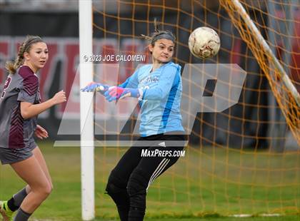 Thumbnail 2 in Marshall vs Lee photogallery.