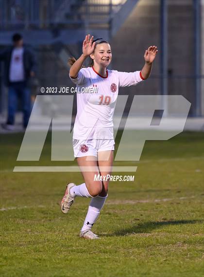 Thumbnail 1 in Marshall vs Lee photogallery.