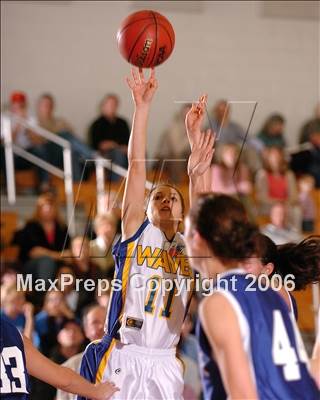 Thumbnail 3 in Forest Lake Christian vs. Sacramento Waldorf (Section Playoffs) photogallery.